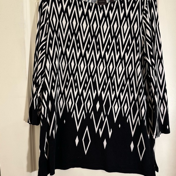 Rafaella Tops - Rafaella Women's Black and White 3/4 Sleeve Asymmetrical Knit Top, Size L